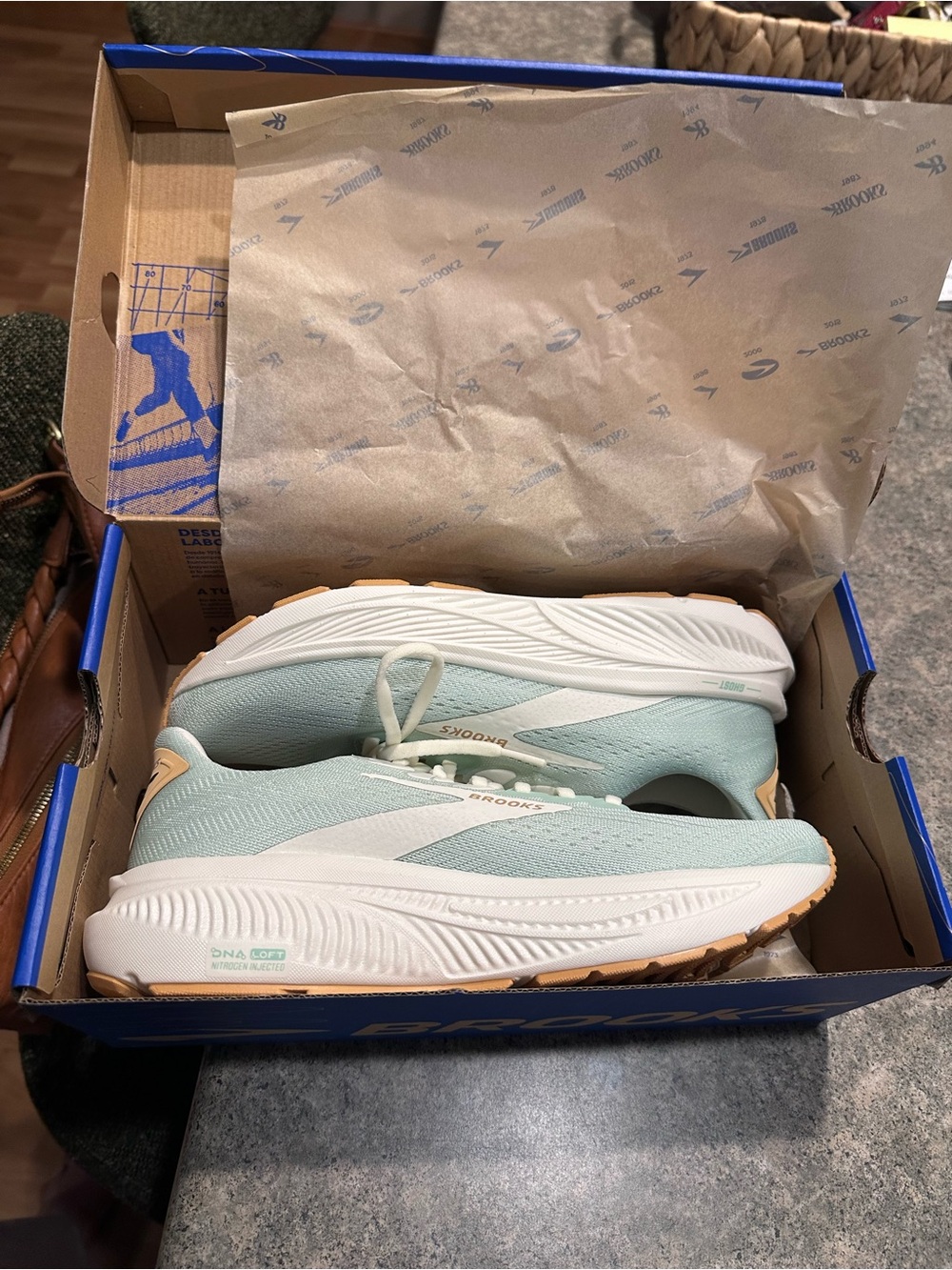 Brand New Brooks Women's Ghost 17 Lightweight Mint Running Shoes- Size 9